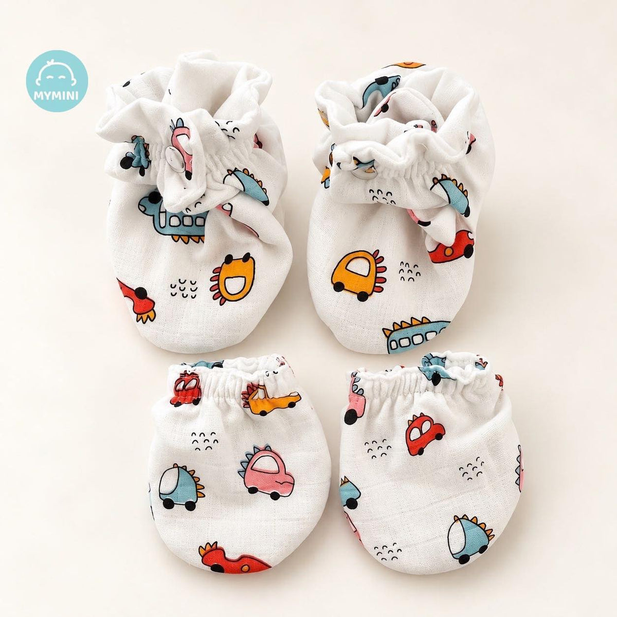 A snap hug -Booties & Mitten Car