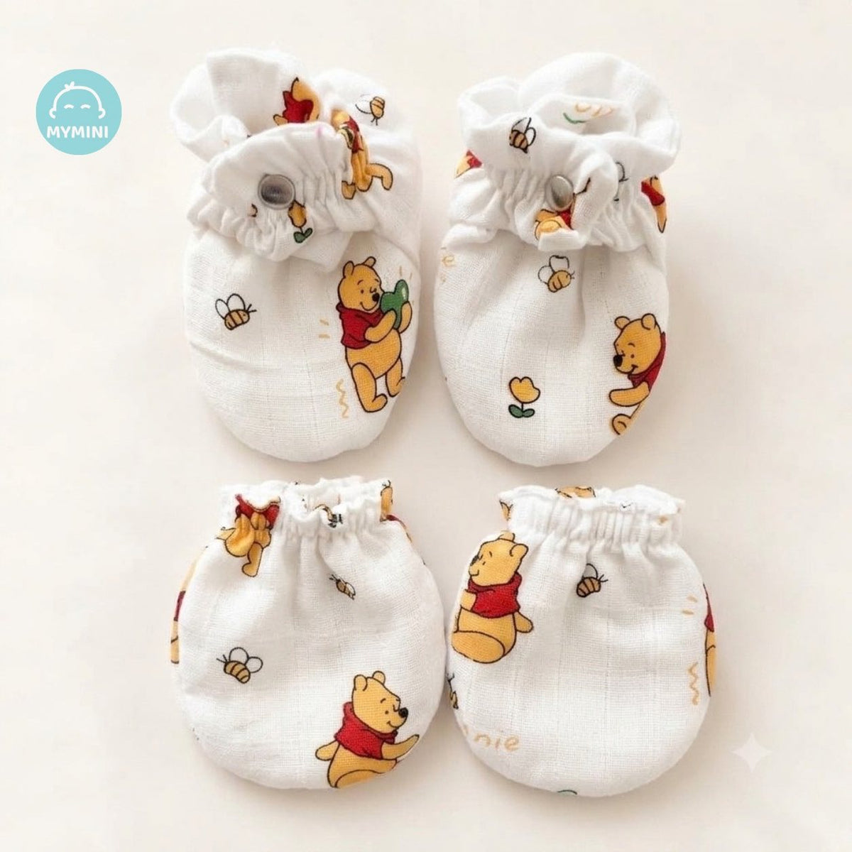 A snap hug -Booties & Mitten Winnie pooh