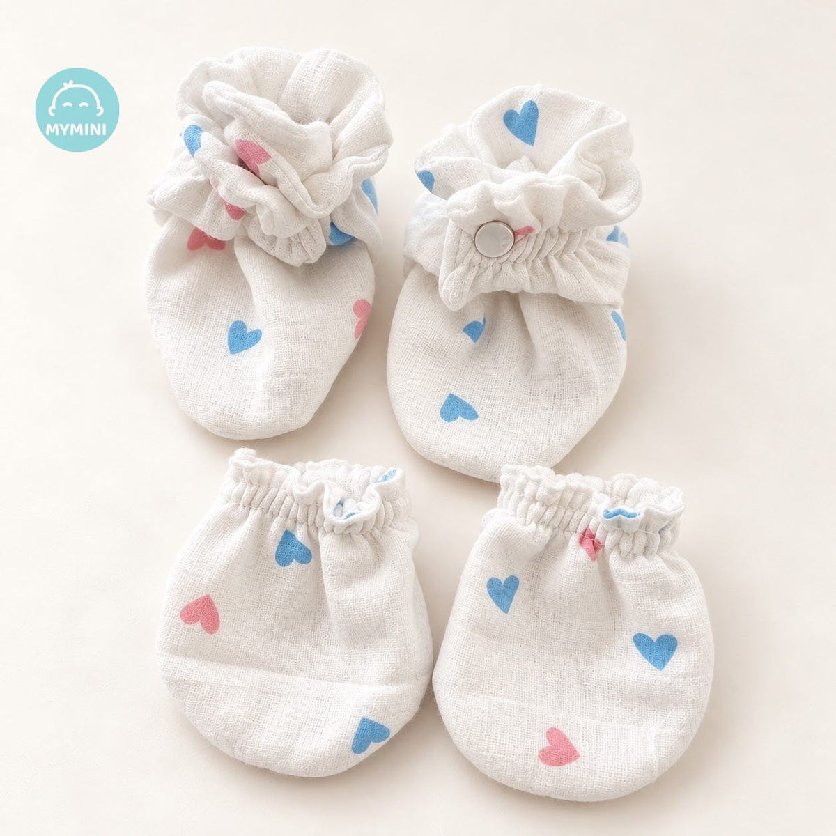 A snap hug -Booties & Mitten colour heart