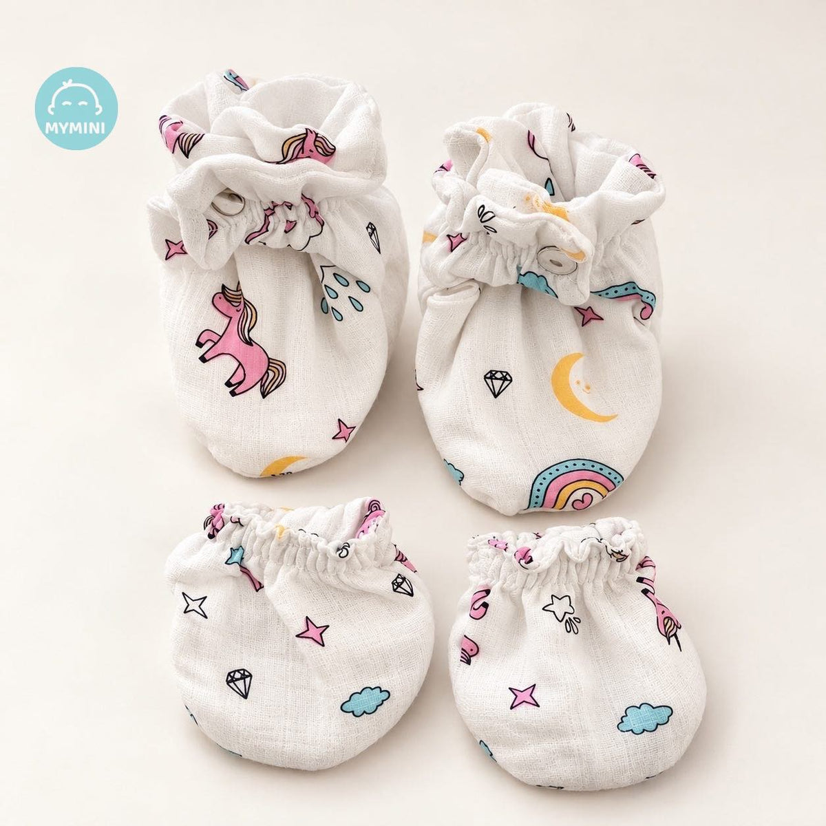A snap hug -Booties & Mitten Unicorn