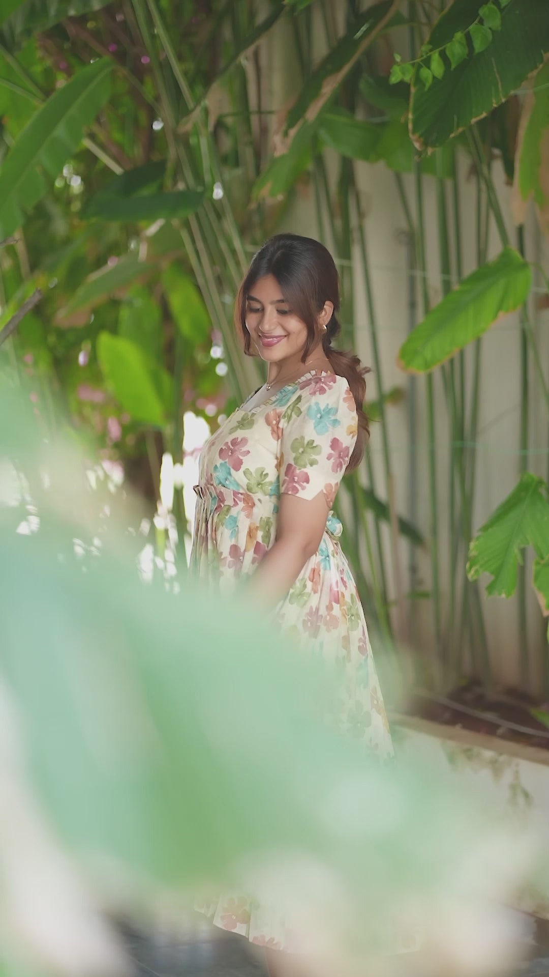 Floating video - Mom Studio - 01.mp4