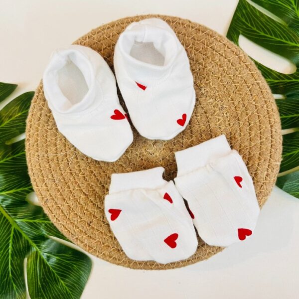 Heart– Booties & Mitten